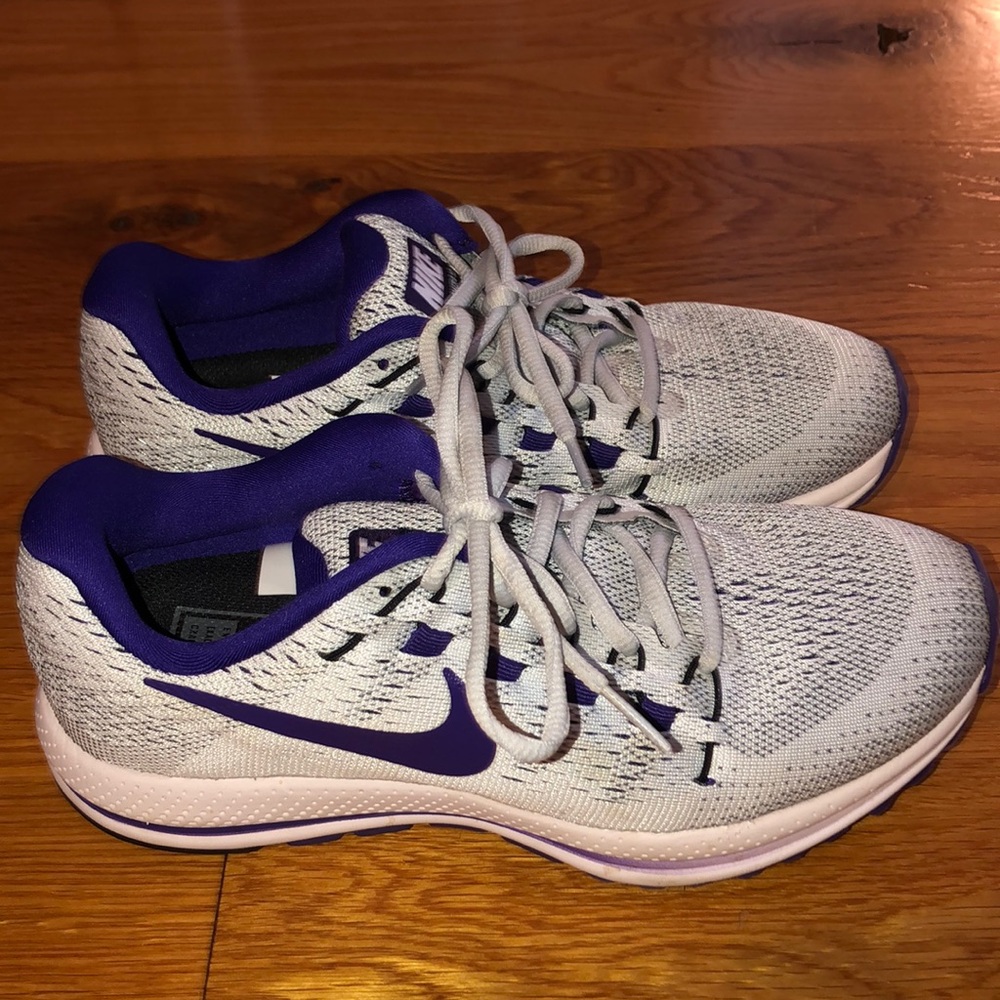 *WORN ONCE* Nike Zoom Vomero 12 Sneakers